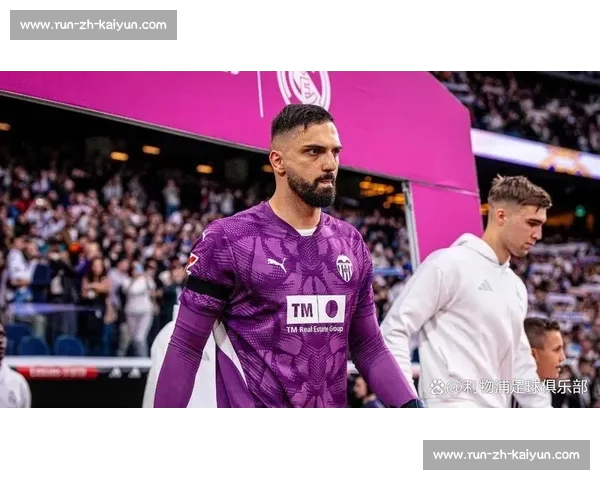 马马尔达什维利深情告别瓦伦西亚，官宣加盟利物浦开启英超新征程