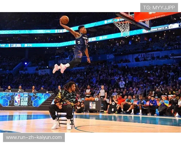NBA全明星周末：扣篮大赛与三分球精彩集锦